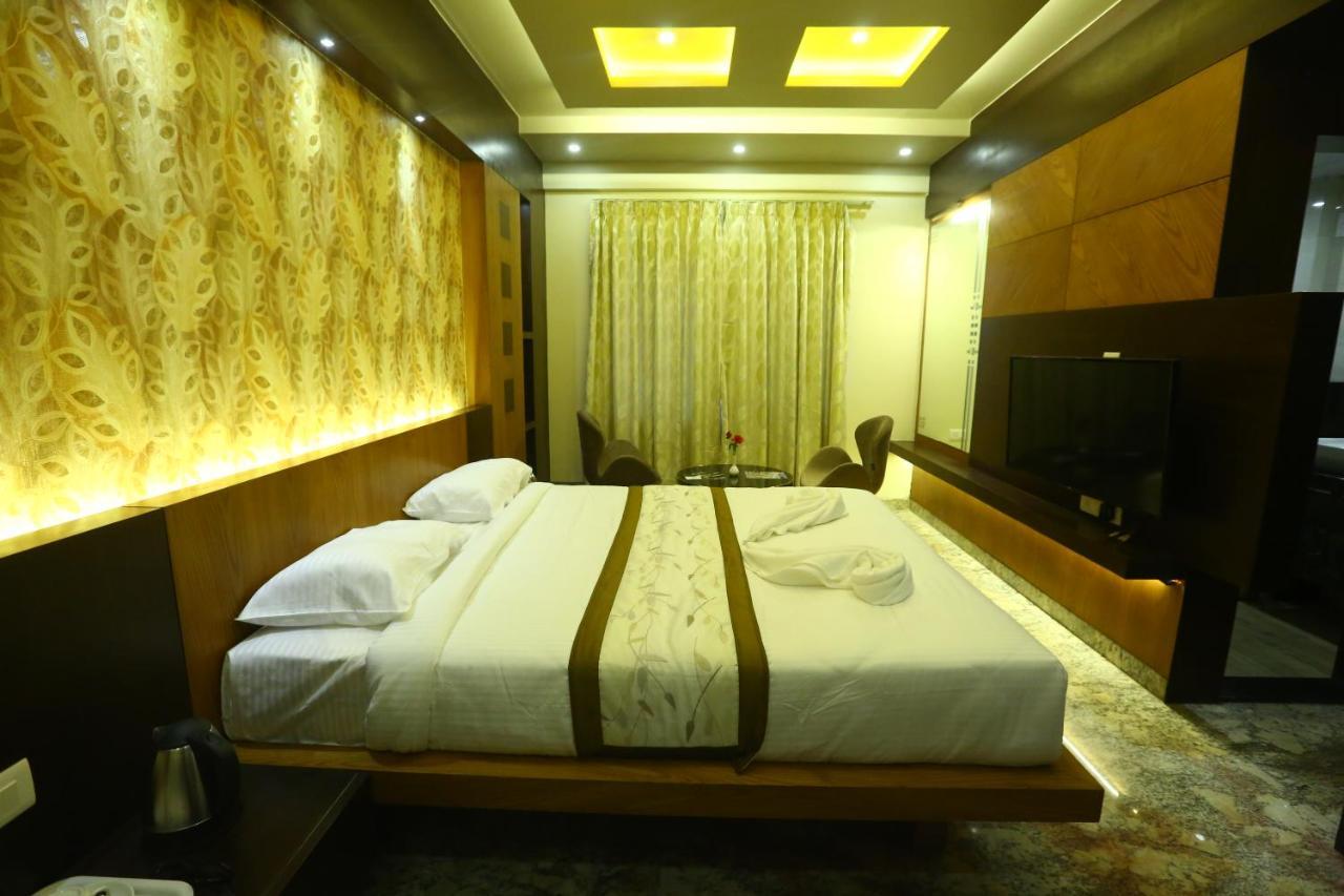 Hotel White Rock Bangalore Exterior photo