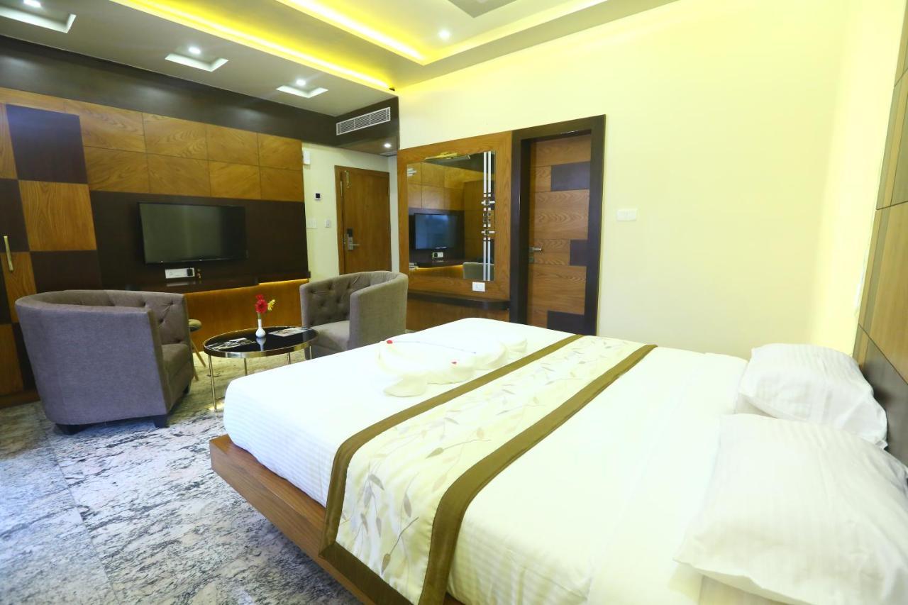 Hotel White Rock Bangalore Exterior photo