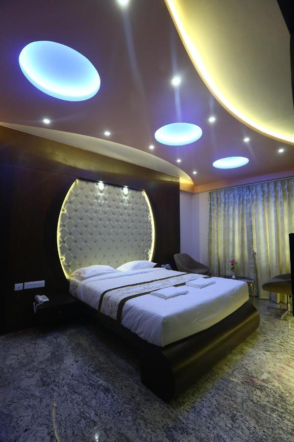 Hotel White Rock Bangalore Exterior photo